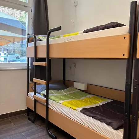 Alte Schule Hostel *