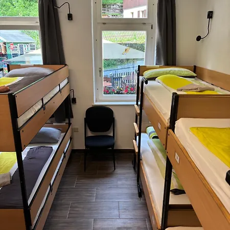 Alte Schule Hostel *